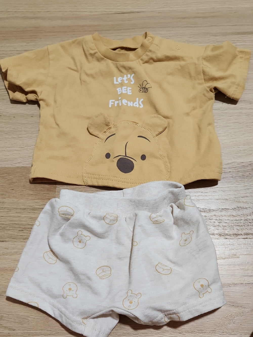 Disney Baby Yellow 'Let's Bee Friends' Baby Top & Cream Shorts Set 3-6m